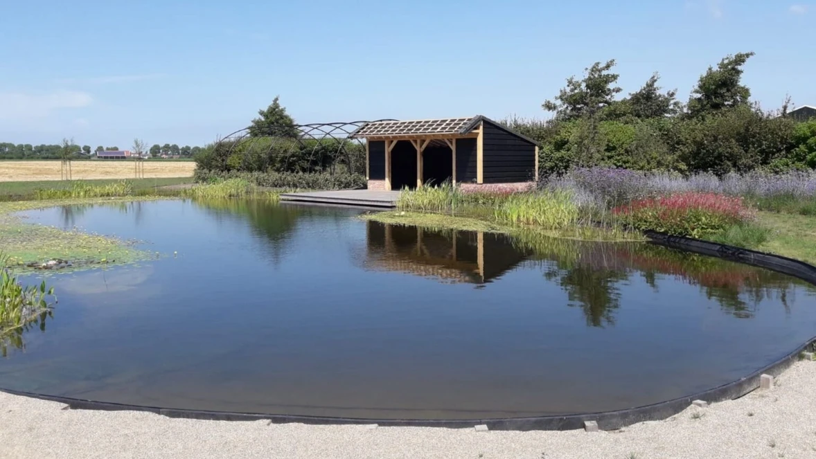 natuurlijke-zwemvijver-serooskerke-header-1536x864